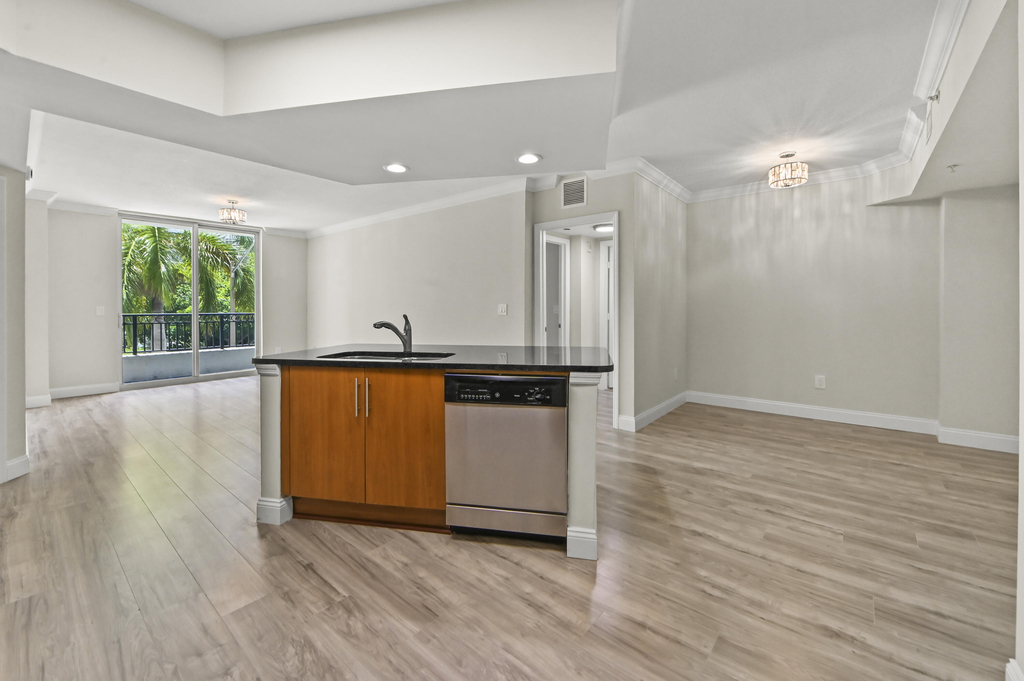 600 S Dixie Highway - Photo 23