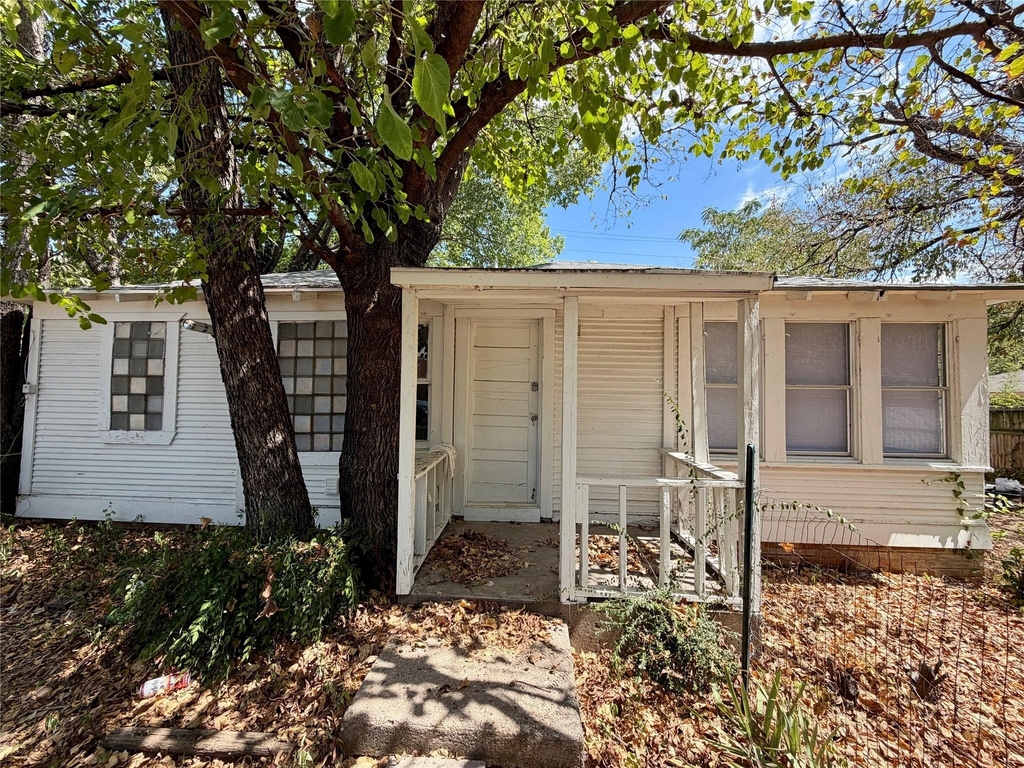 530 Schmitz Street - Photo 2