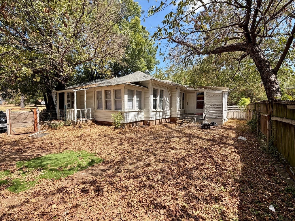 530 Schmitz Street - Photo 1