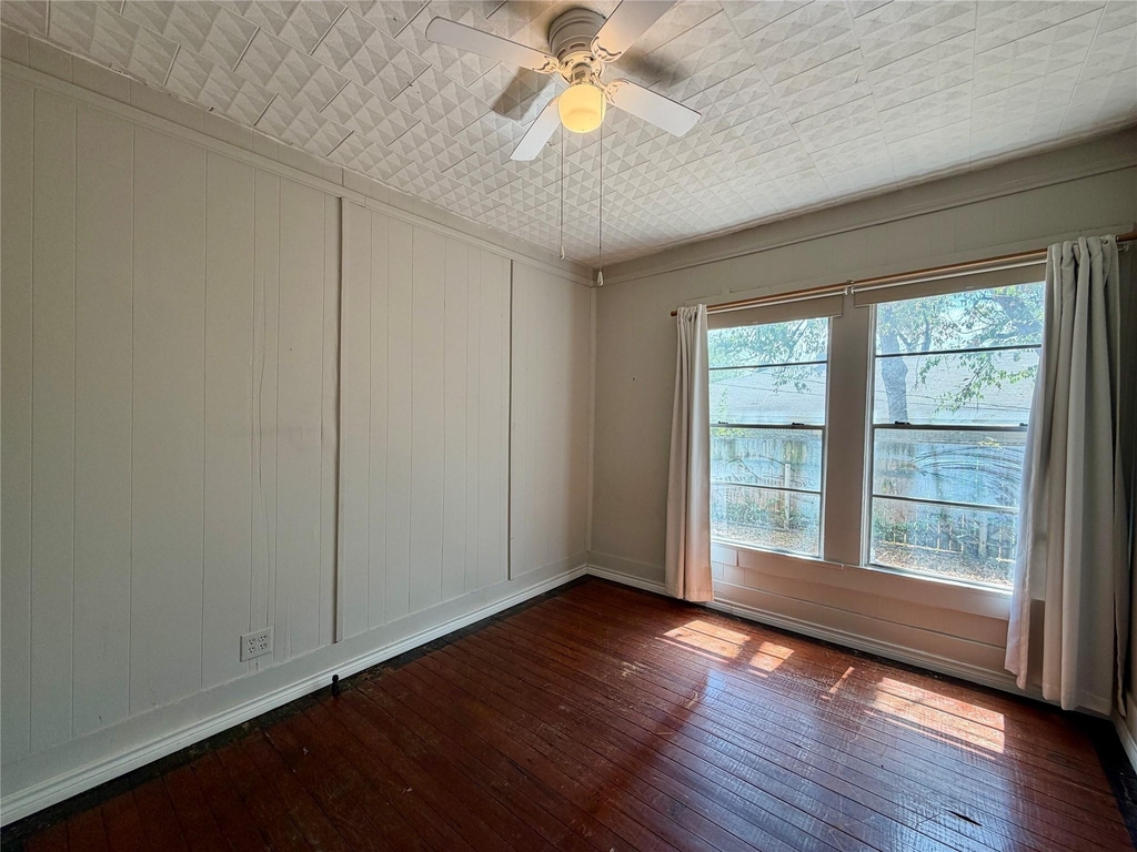 530 Schmitz Street - Photo 6