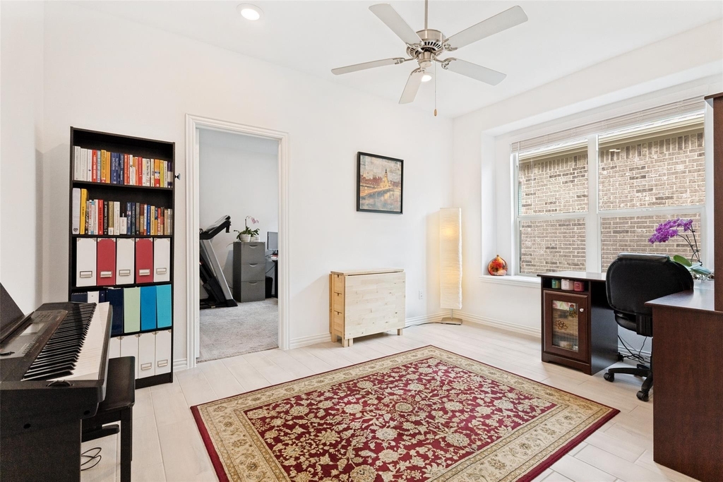 1153 Canuela Way - Photo 11