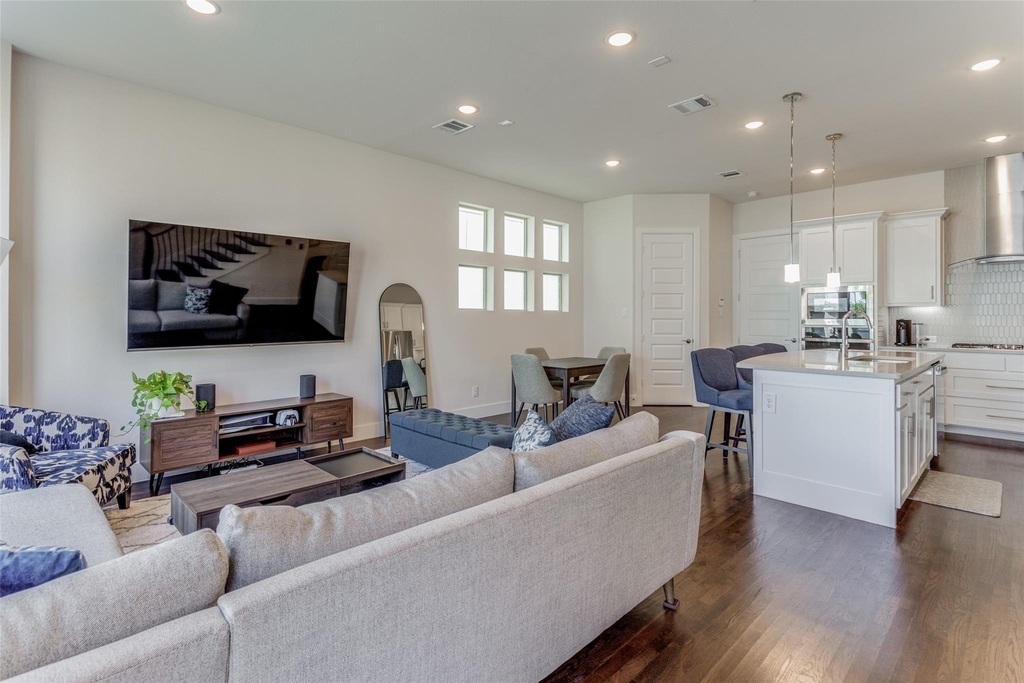 8052 Zeppos Drive - Photo 2
