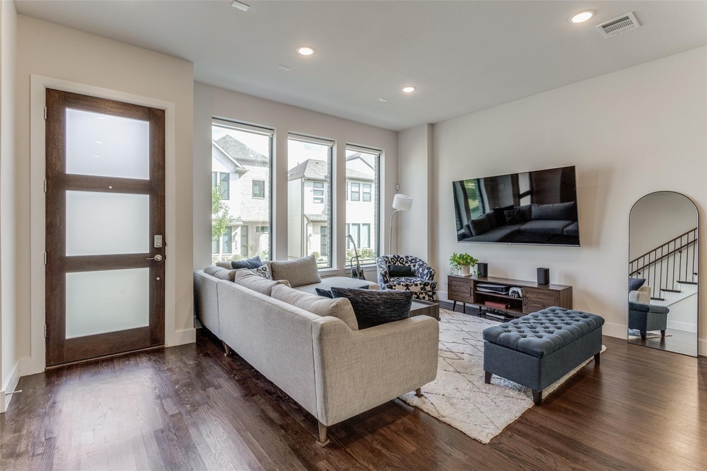 8052 Zeppos Drive - Photo 4