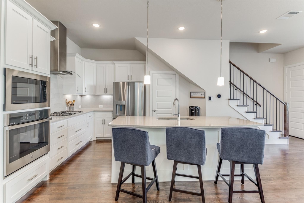 8052 Zeppos Drive - Photo 5