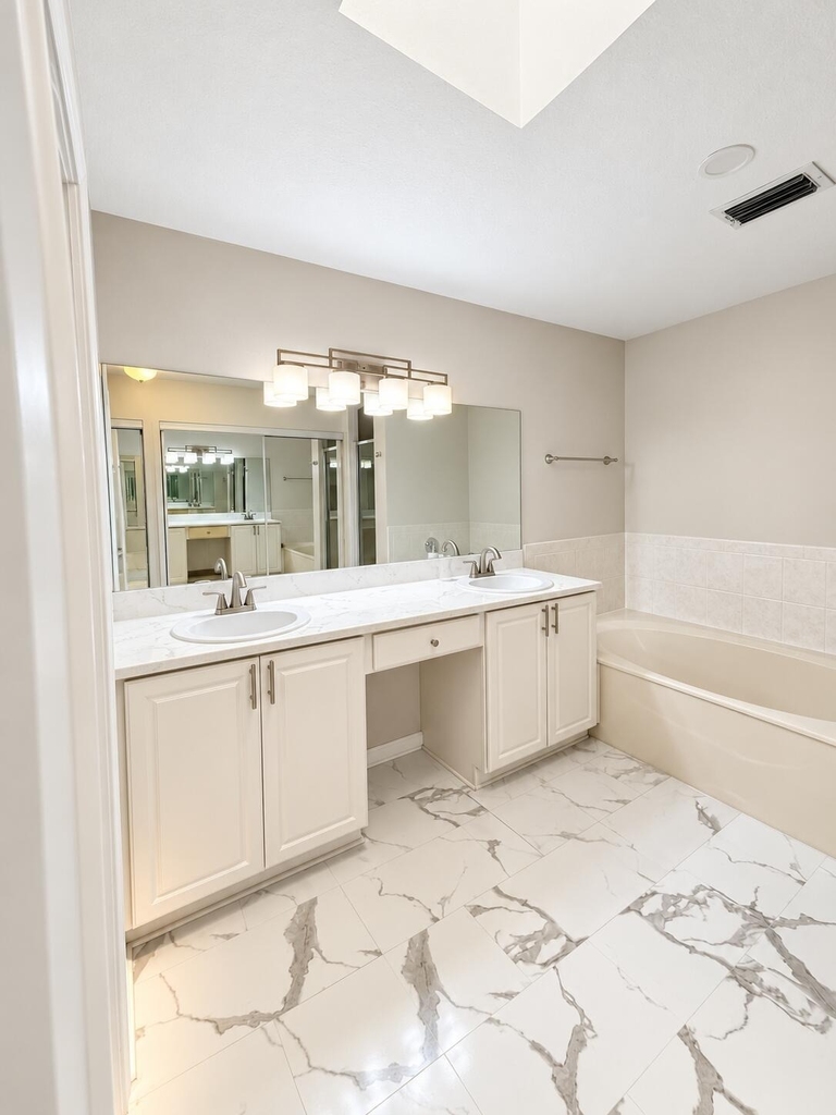 107 Half Moon Circle - Photo 7