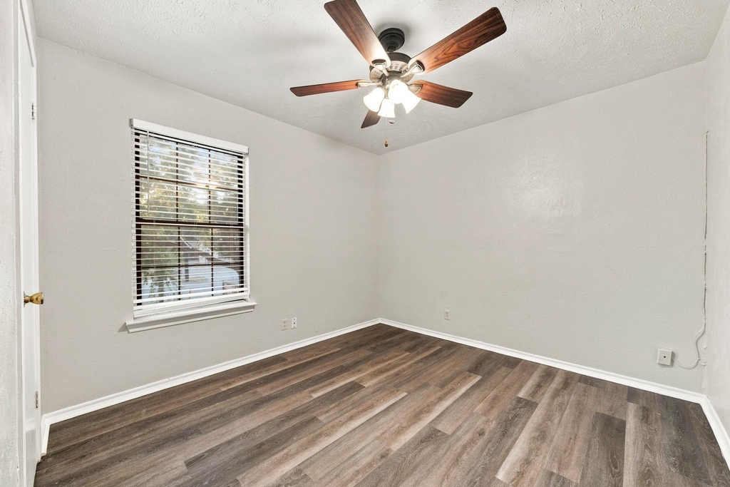 1108 N Elm Street - Photo 13