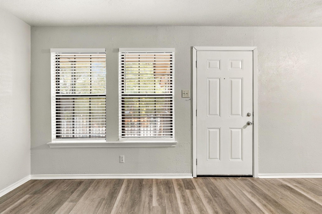 1108 N Elm Street - Photo 1