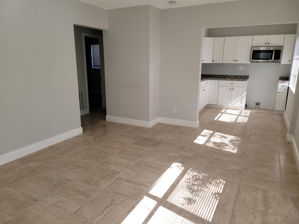 651 Ne 46th Court - Photo 1