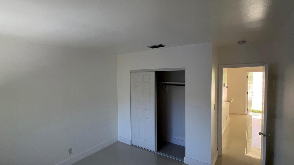 220 Se 22nd Avenue - Photo 9
