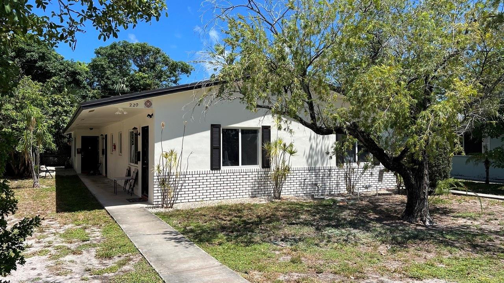 220 Se 22nd Avenue - Photo 15