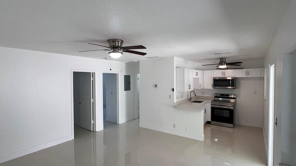 220 Se 22nd Avenue - Photo 5