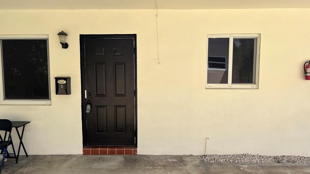 220 Se 22nd Avenue - Photo 1