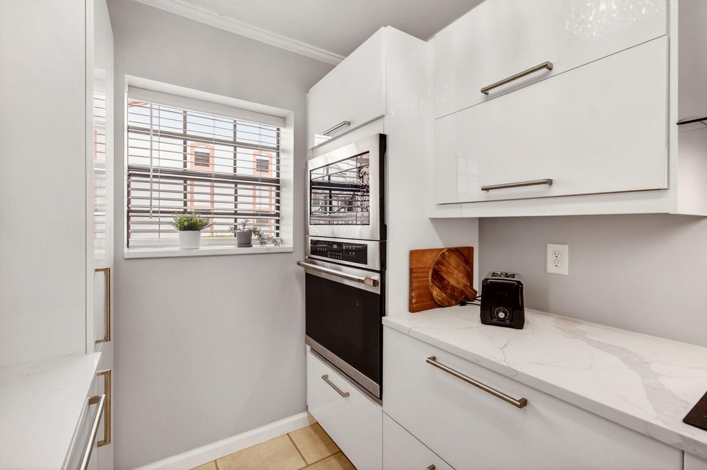 321 Norwood Terrace - Photo 8
