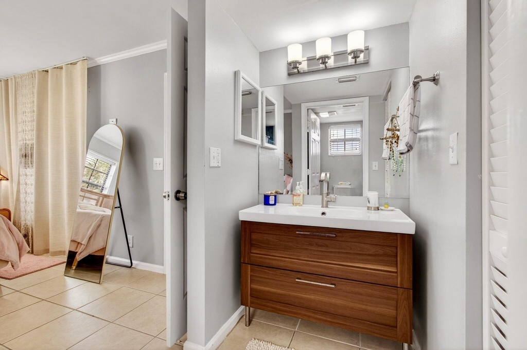 321 Norwood Terrace - Photo 14