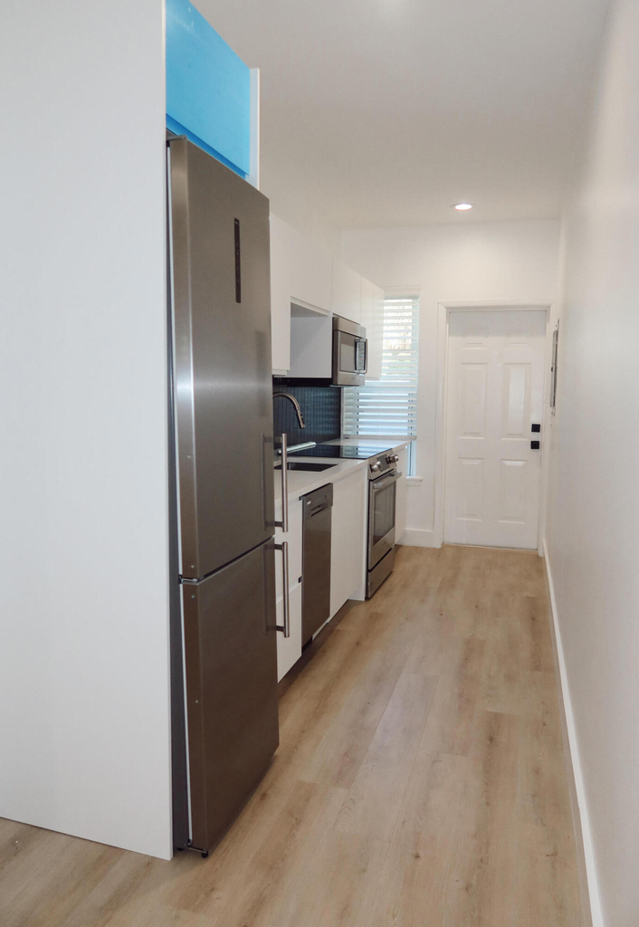 614 Palm Street - Photo 3