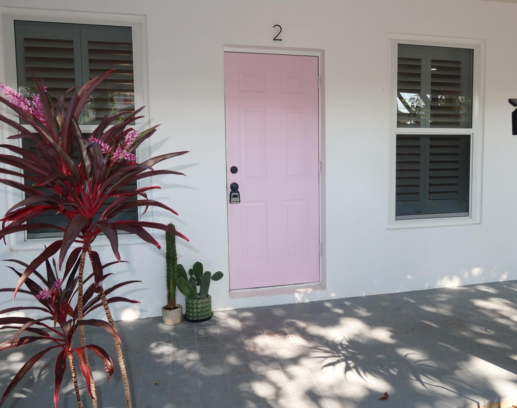 614 Palm Street - Photo 0