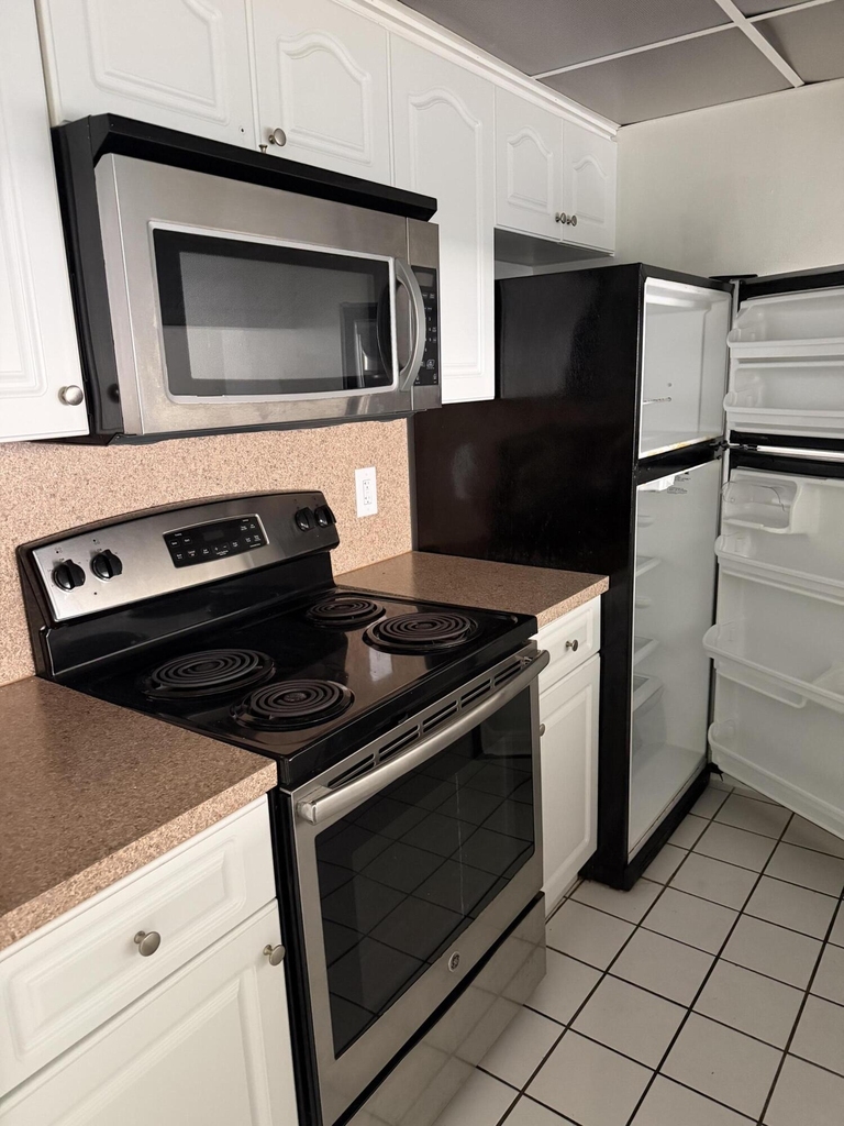 8160 Geneva Court - Photo 12