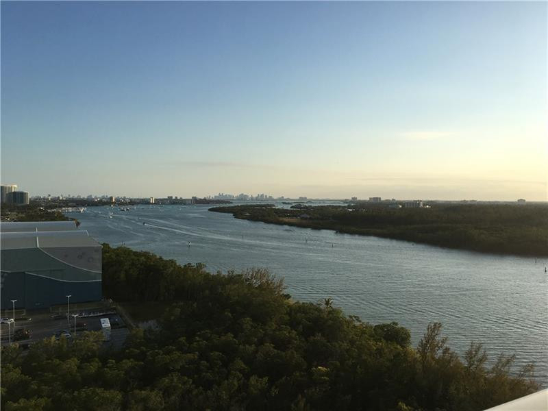 100 Bayview Drive - Photo 3