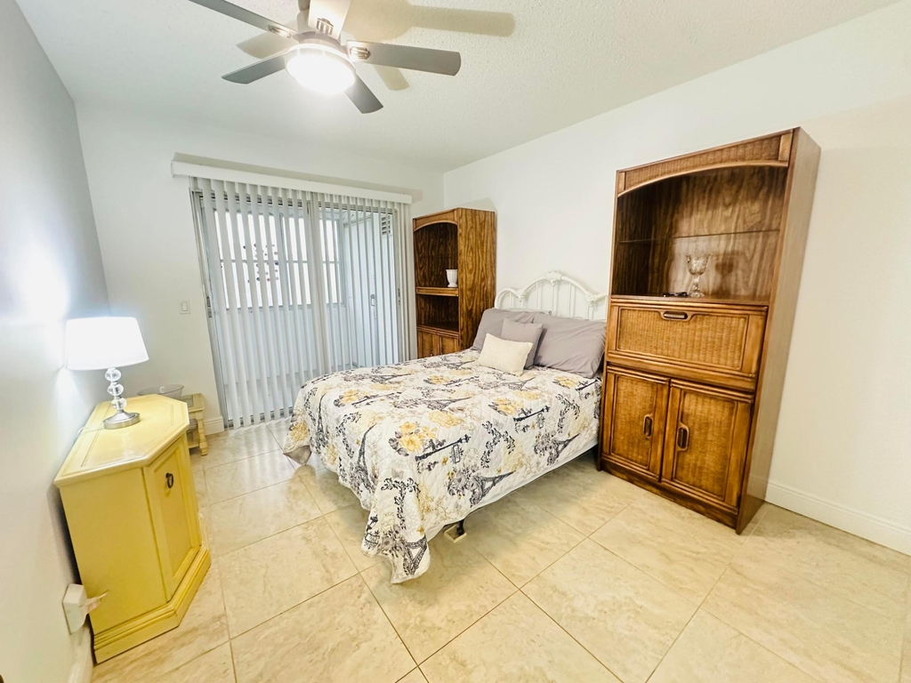 264 Farnham K - Photo 12