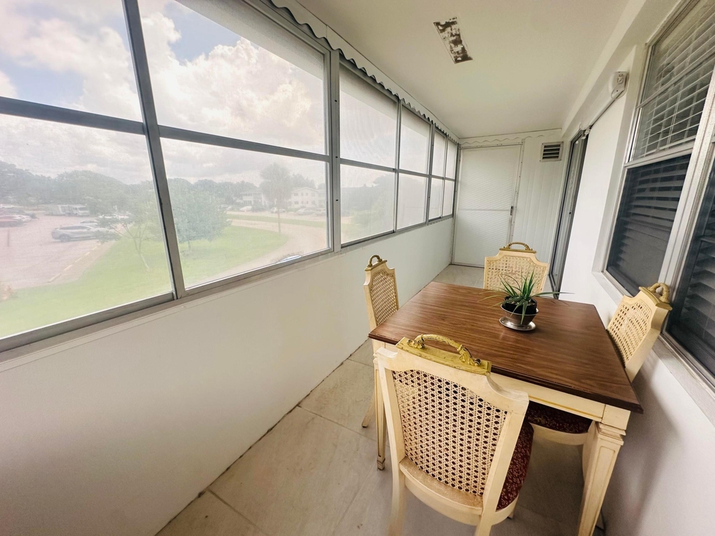 264 Farnham K - Photo 17