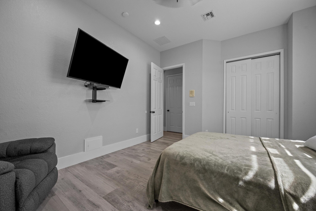 2926 Dovedale Court - Photo 24