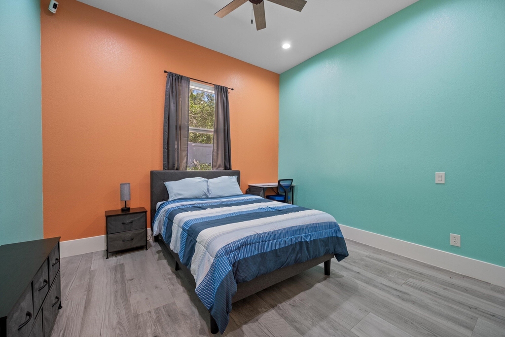 2926 Dovedale Court - Photo 20
