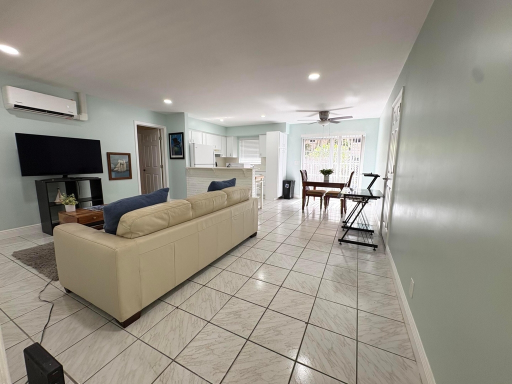 720 Se 15th Street - Photo 1