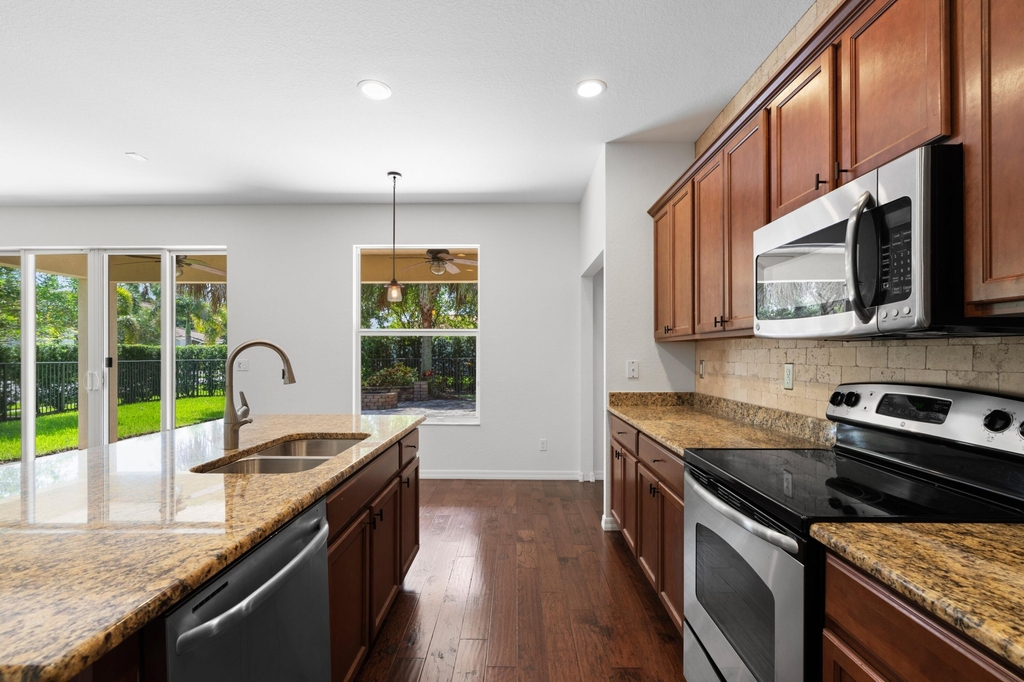 102 Crab Cay Way - Photo 7