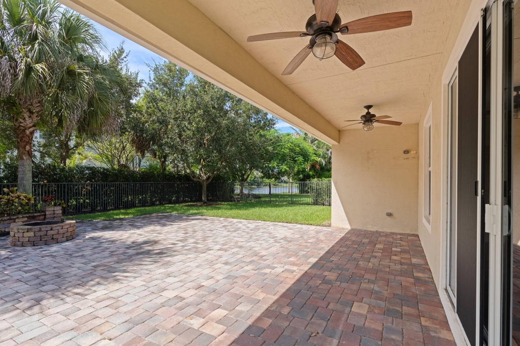 102 Crab Cay Way - Photo 2