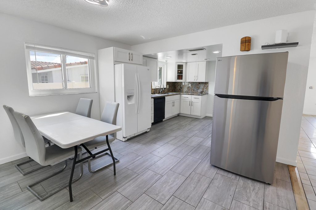 2233 Nw 3rd Avenue - Photo 9