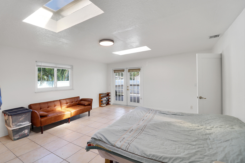 2233 Nw 3rd Avenue - Photo 18