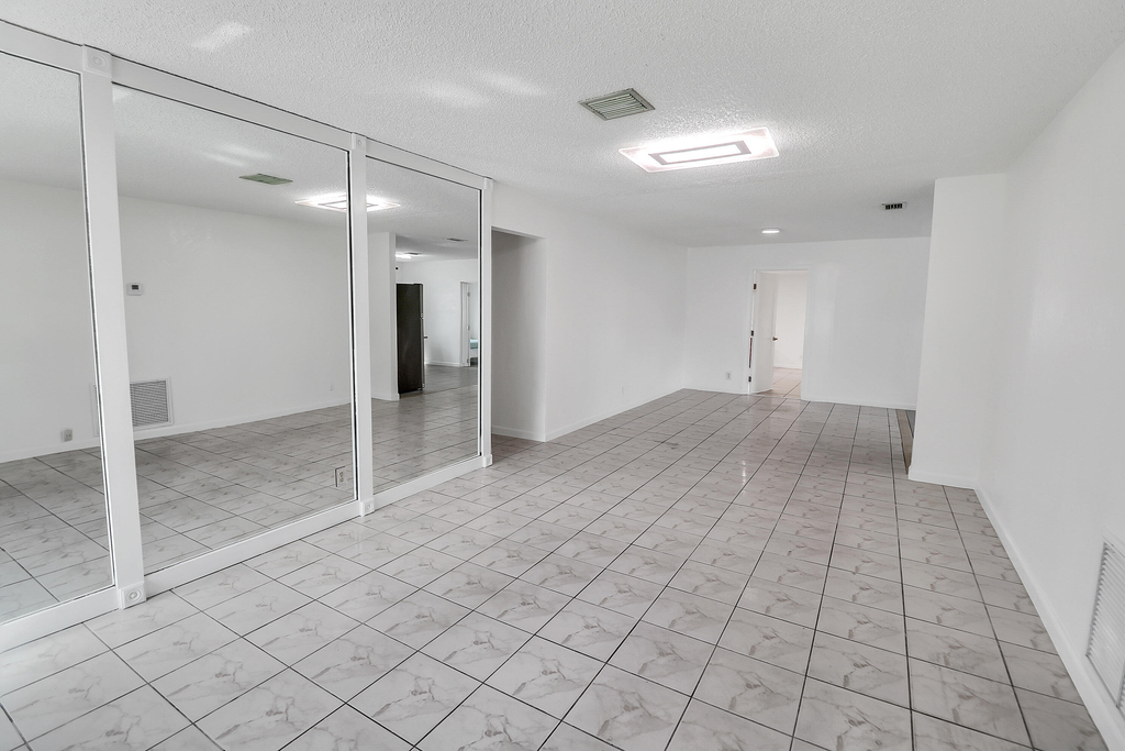 2233 Nw 3rd Avenue - Photo 3