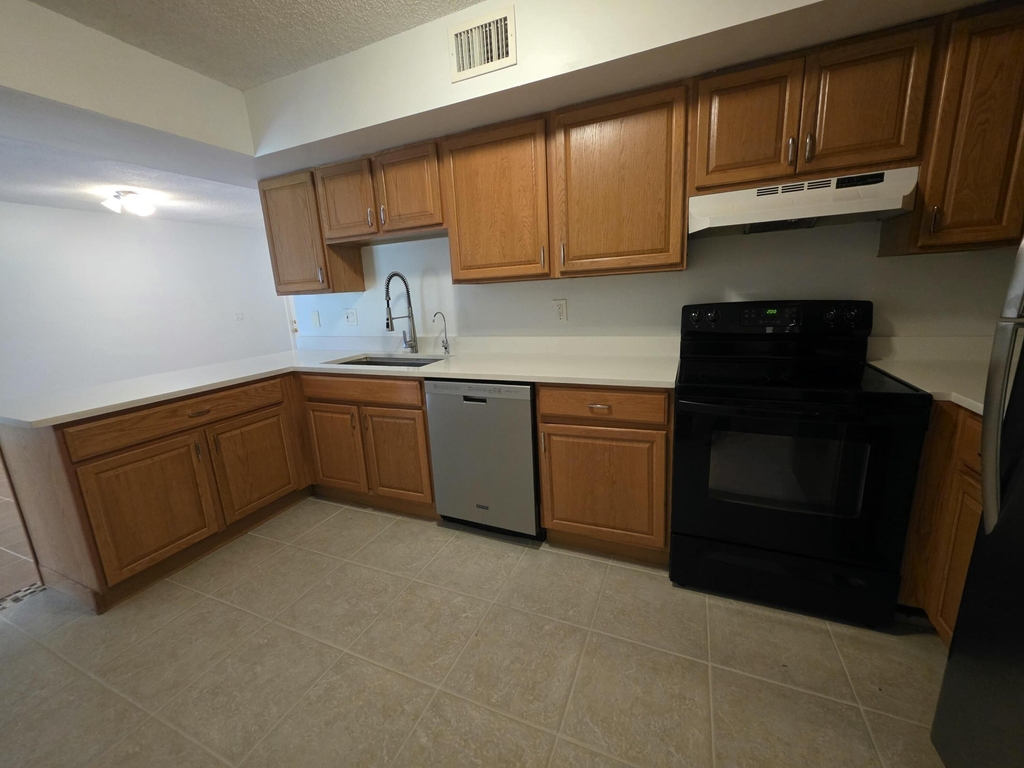 3300 Jaywood Terrace - Photo 5