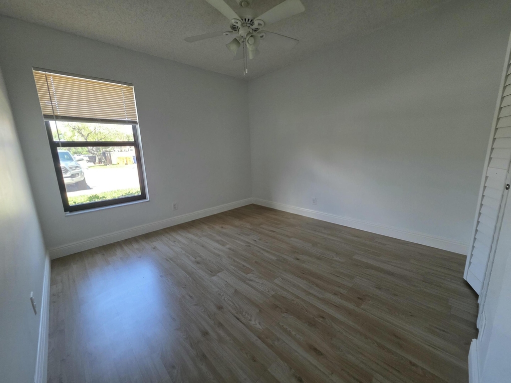 3300 Jaywood Terrace - Photo 10