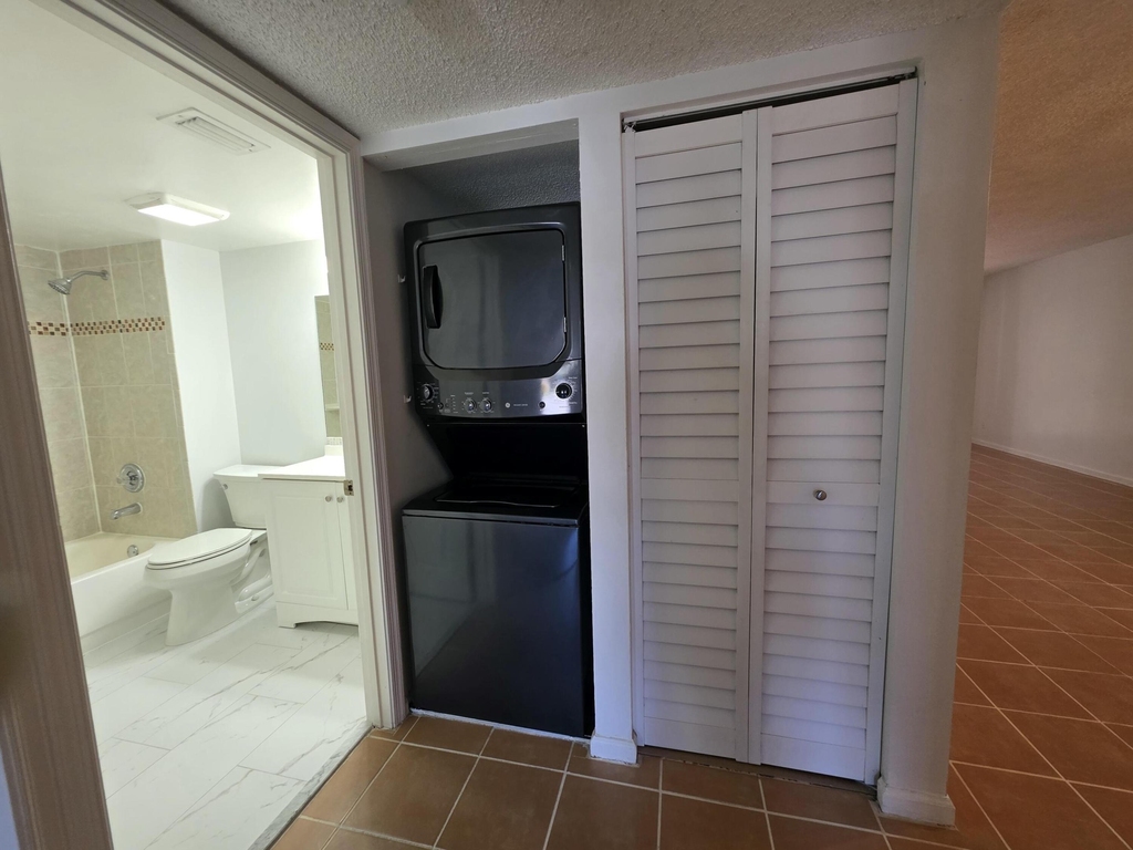 3300 Jaywood Terrace - Photo 9