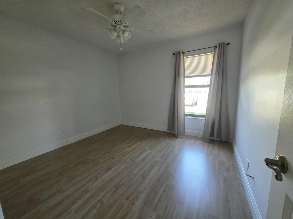 3300 Jaywood Terrace - Photo 11