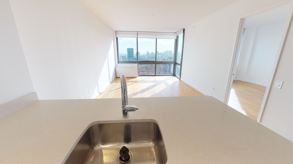 808 Columbus Ave - Photo 3