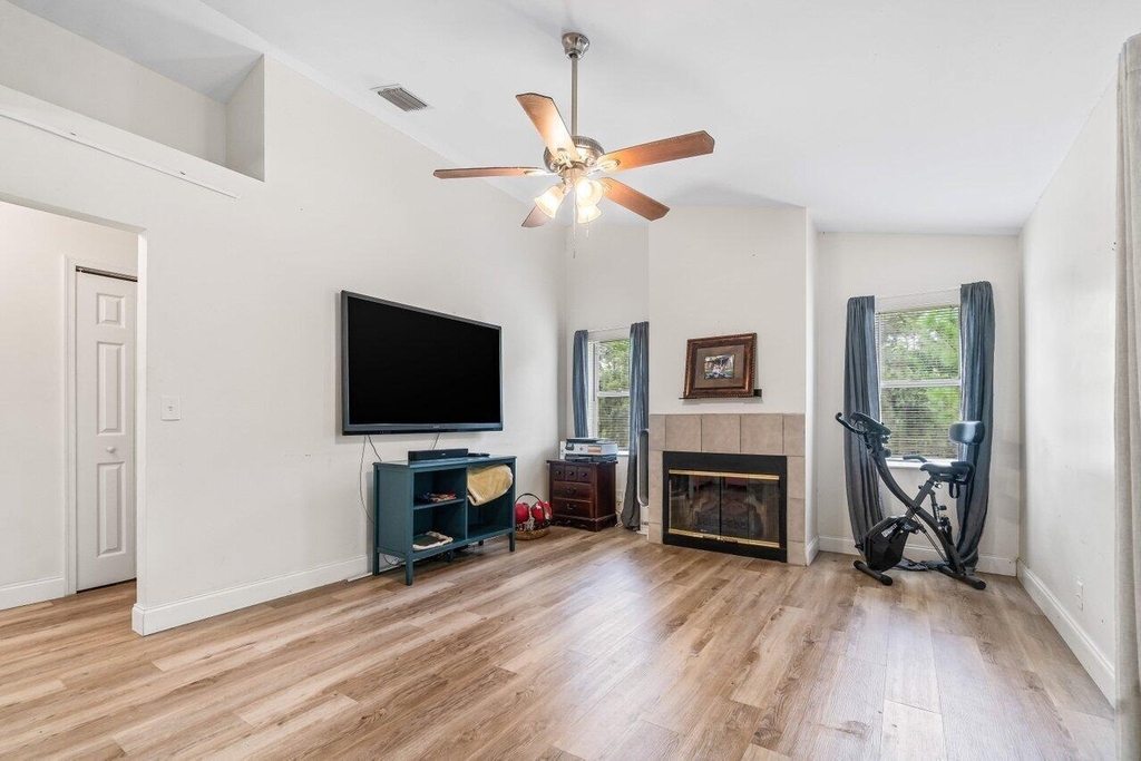 15439 63rd Place N - Photo 11