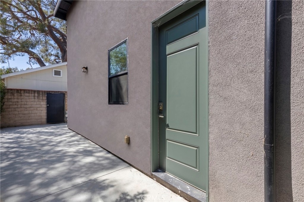 22920 Califa - Photo 7