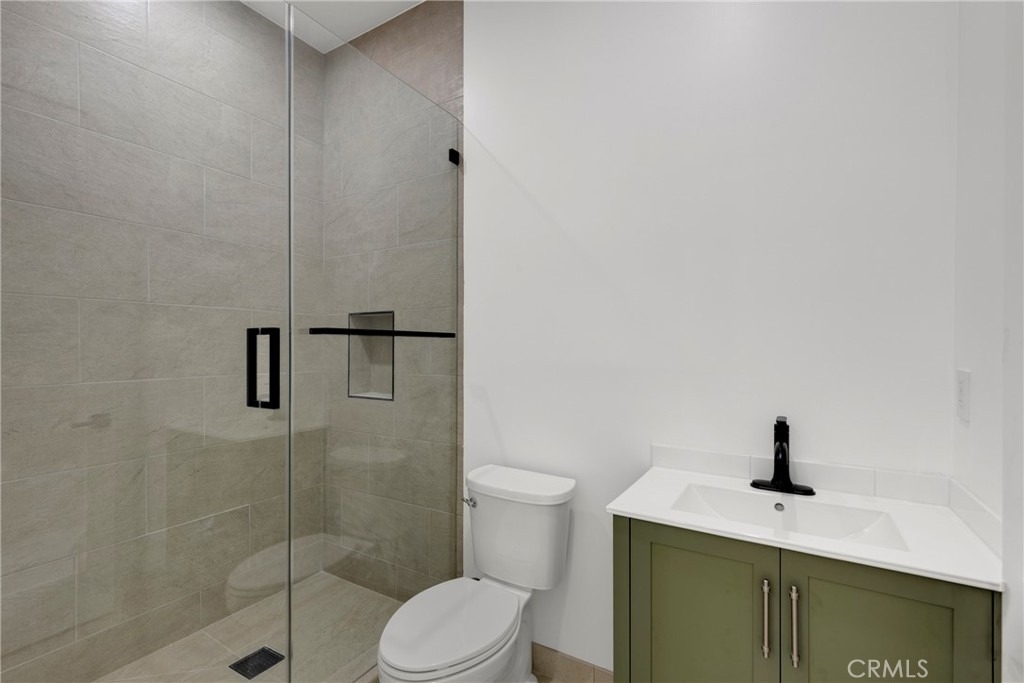22920 Califa - Photo 15