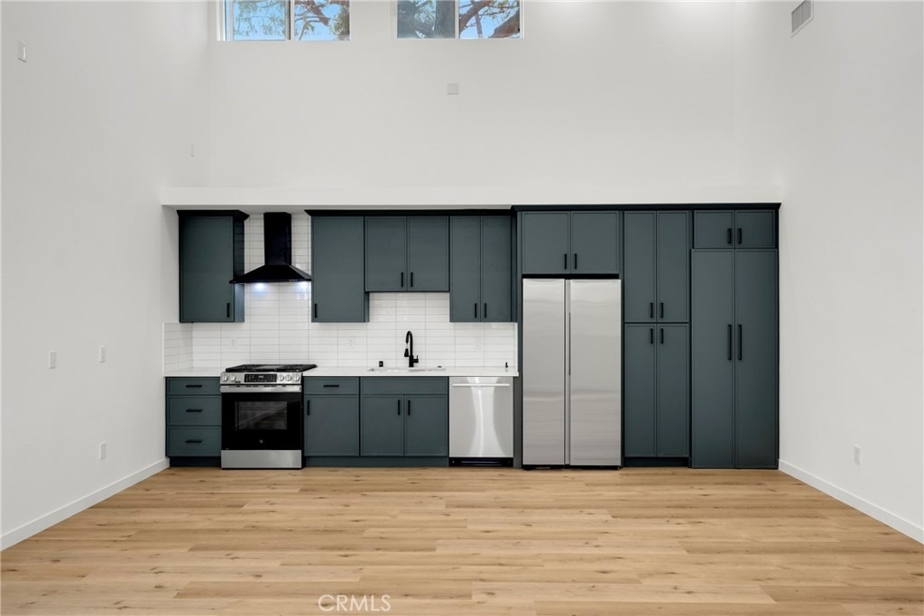 22920 Califa - Photo 10