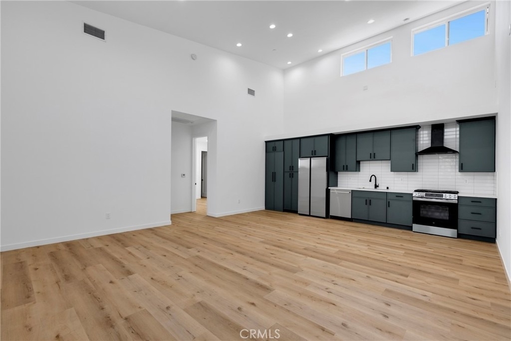 22920 Califa - Photo 9