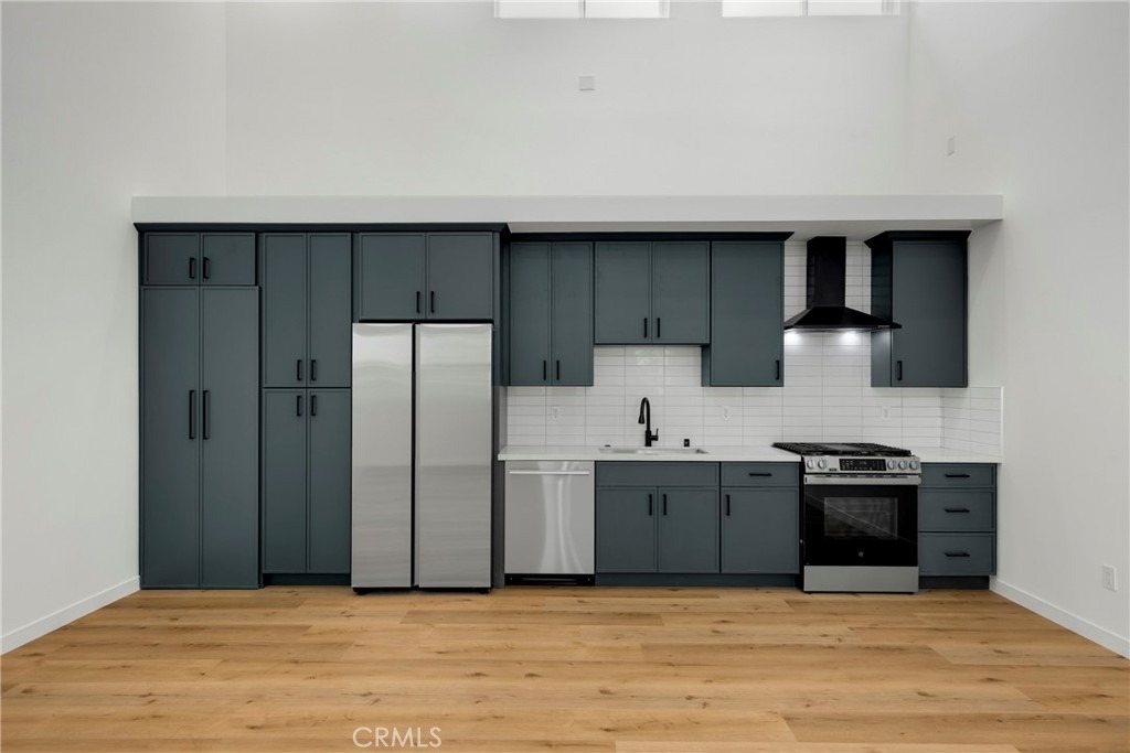 22920 Califa - Photo 12