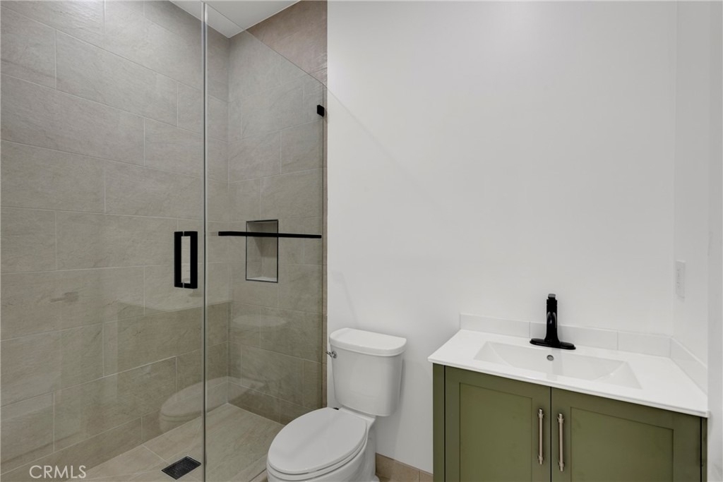 22920 Califa - Photo 16