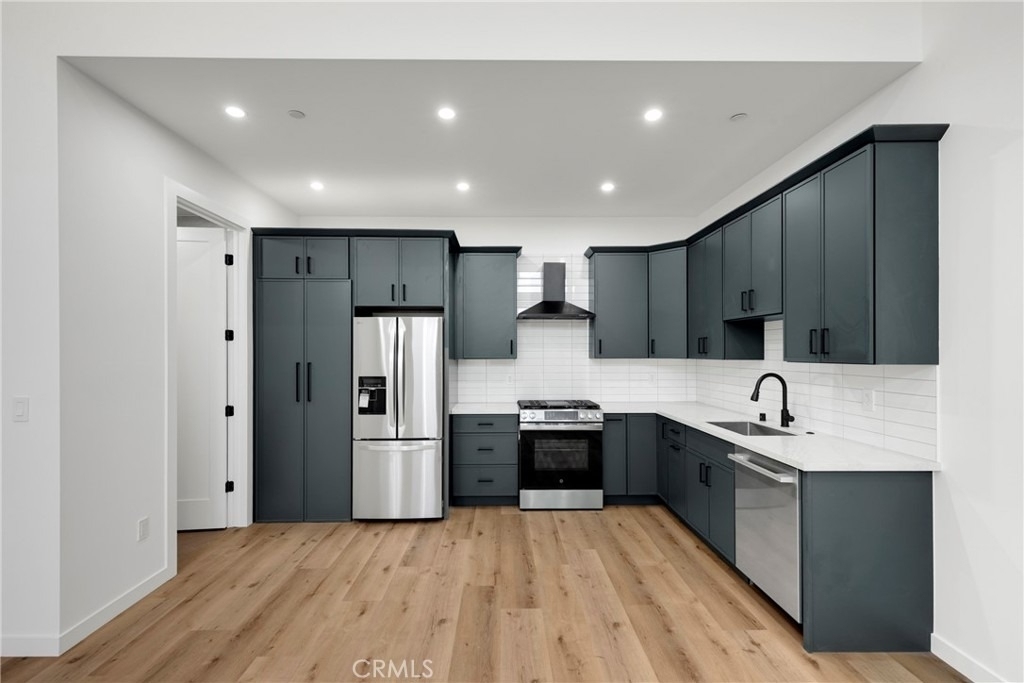22920 Califa Street - Photo 10