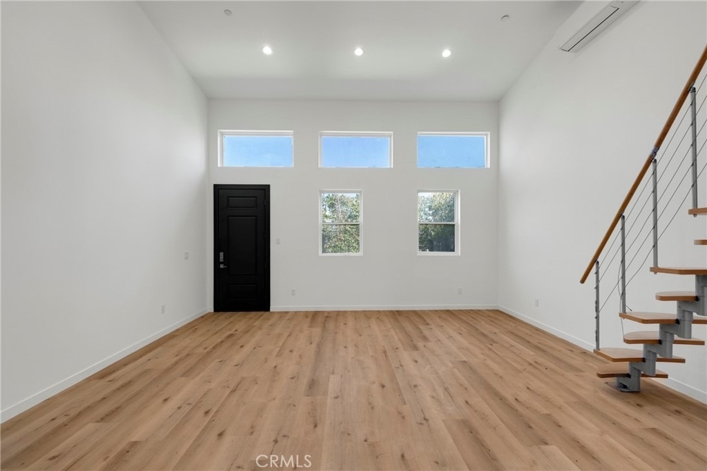 22920 Califa Street - Photo 9