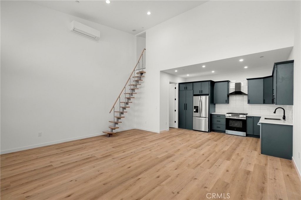 22920 Califa Street - Photo 8
