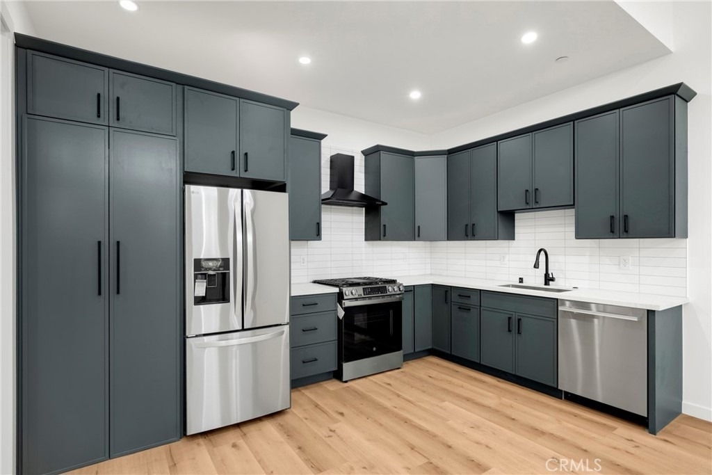 22920 Califa Street - Photo 11