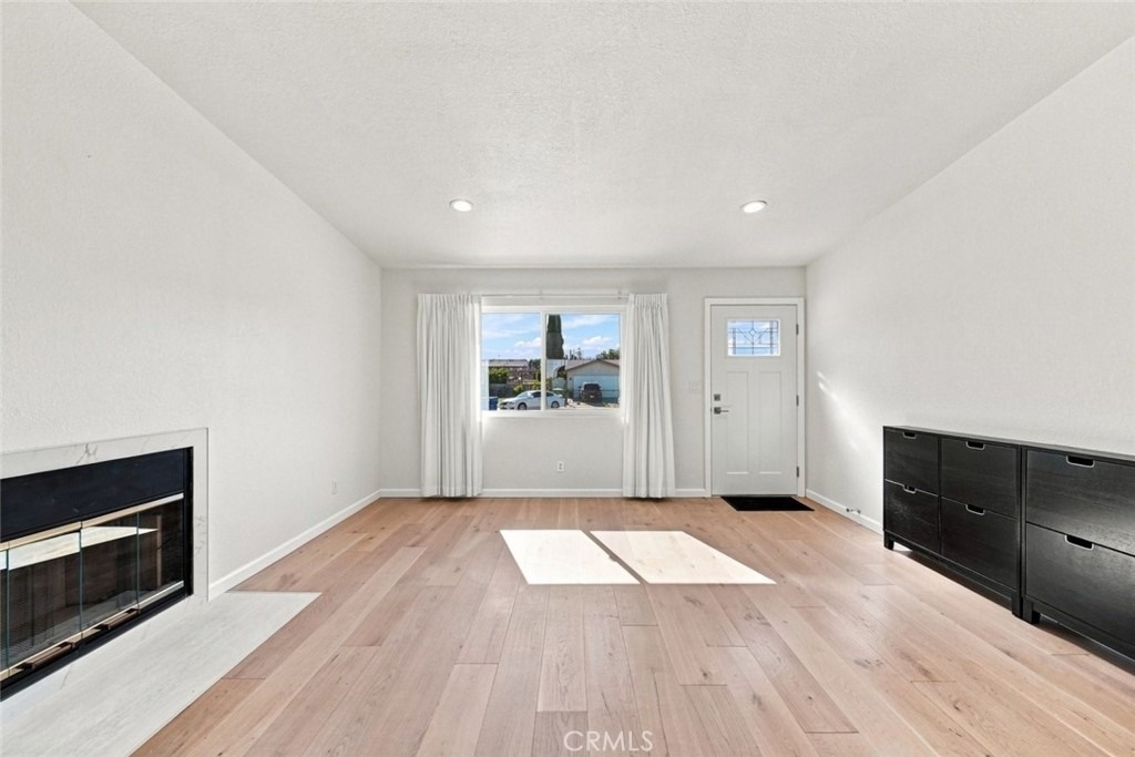 7244 Willis Avenue - Photo 5