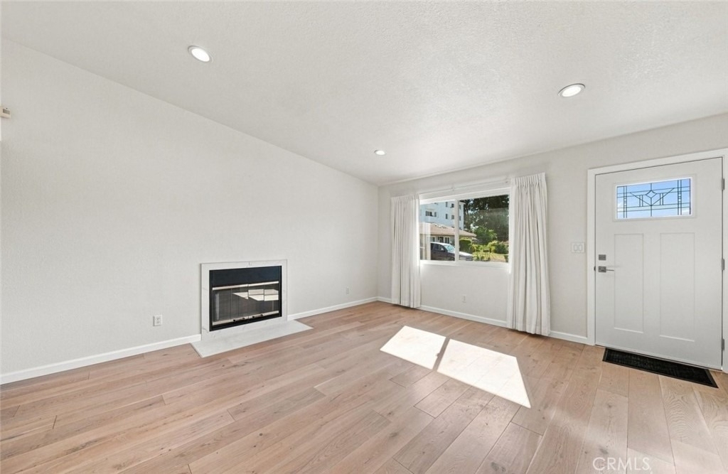 7244 Willis Avenue - Photo 4